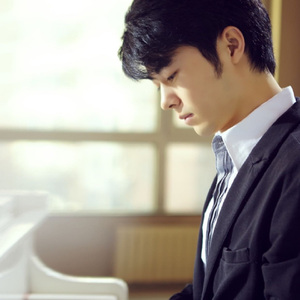 打光屁股从白到红高清视频
